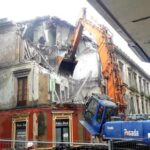 Así fue el derribo del histórico edificio de El Jazmín en Gijón (en imágenes)