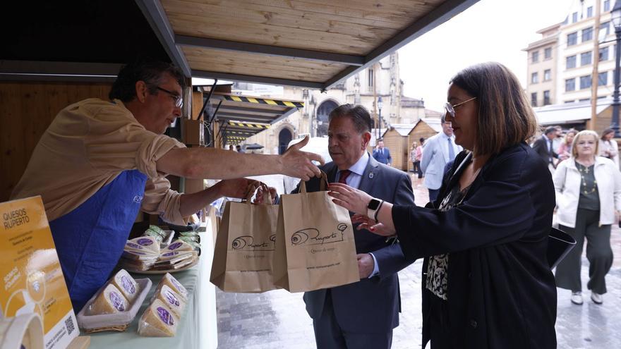 Comienza la feria de La Ascensión: casi un centenar de puestos en tres emplazamientos diferentes