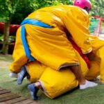 Dónde vivir la mejor experiencia de Humor Amarillo en Asturias, la actividad de moda para despedidas de soltero