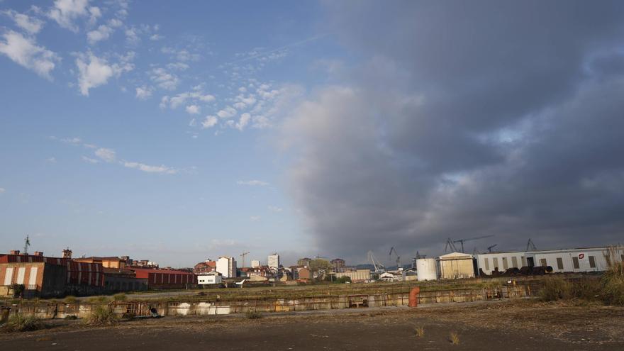 El Ayuntamiento anuncia que iniciará el desarrollo del plan de Naval Azul y da un mes al Puerto para que ceda la franja antes de iniciar la vía judicial