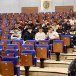 Los futuros universitarios conocen las claves de la EPI de Gijón: “Las instalaciones llaman la atención”