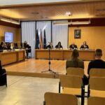 Los dos policías locales de Gijón acusados de detener de forma ilegal a una mujer: “Se negaba en rotundo a identificarse”