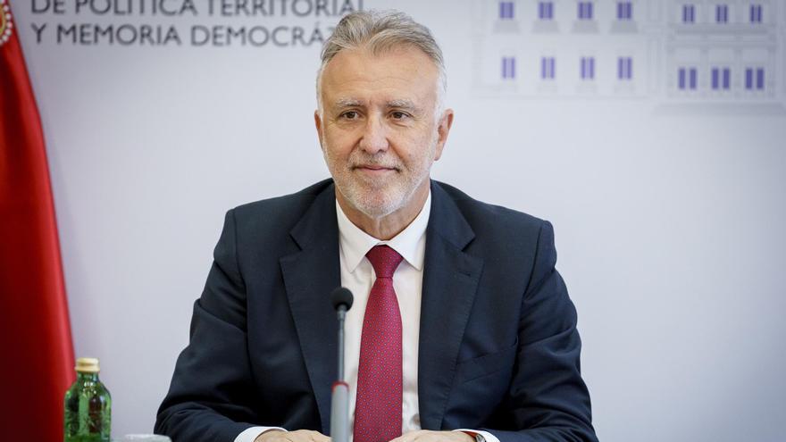 Ángel Víctor Torres vuelve este martes al trabajo tras su operación por cáncer