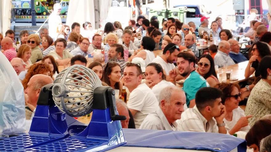La Peruyal convierte el parque de La Llera en una fiesta con La Peruyanza y La Pitanza