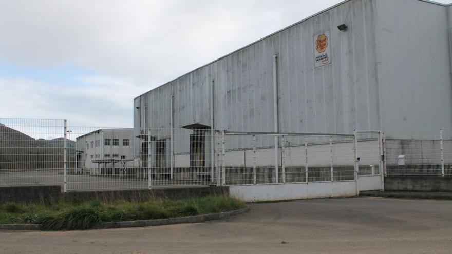 La fábrica de Chupa Chups en Piloña hará lácteos: una empresa que elabora quesos para Mercadona ultima su compra