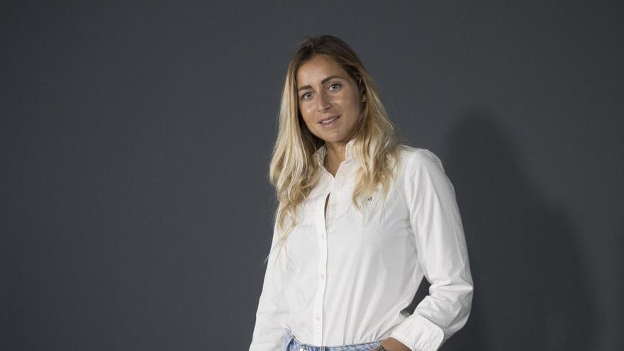 La surfista gijonesa Lucía Martiño anuncia que su prometido la deja tres meses después de pedirle matrimonio