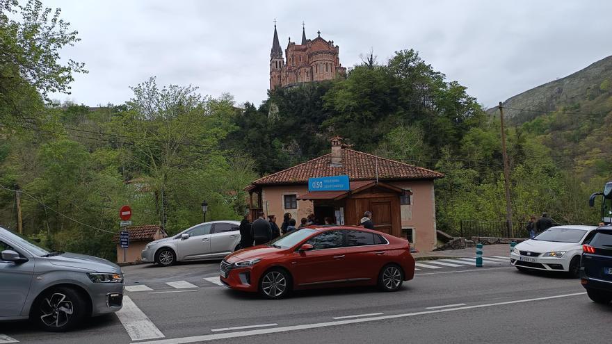Reclaman baños públicos en la zona de El Peregrino, en Covadonga