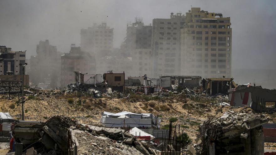 Cientos de miles de gazatíes del norte se desplazan a Ciudad de Gaza por la ofensiva israelí