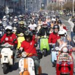 Las Vespas toman Gijón: así ha sido el desfile (en imágenes)