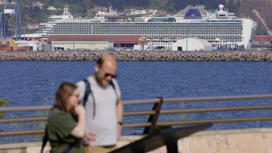 Hecho insólito en un crucero en Gijón: hospitalizada tras dar a luz una tripulante que no sabía que estaba embarazada