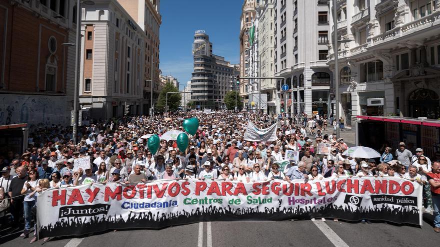 Miles de ciudadanos marchan por Madrid en defensa de la sanidad pública: «Es un derecho de todos»