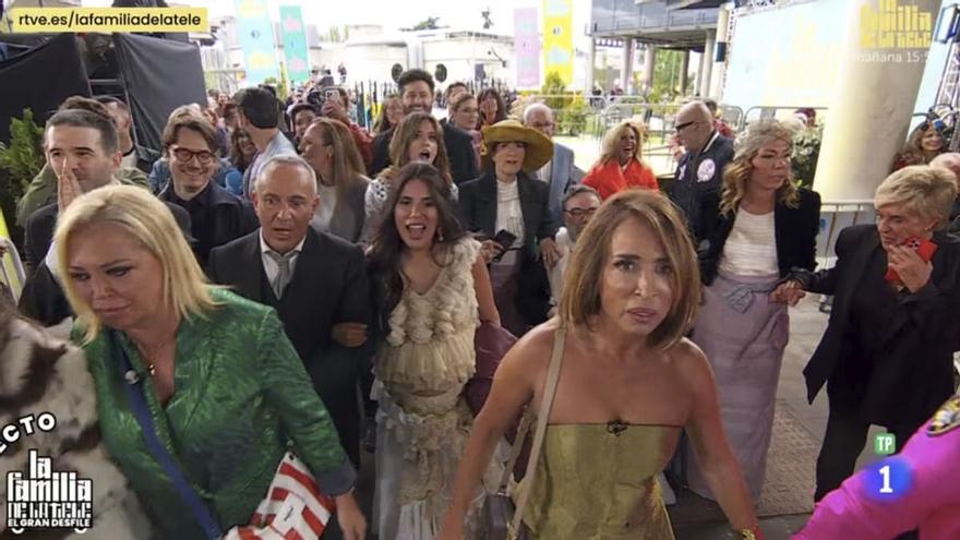 ‘La Familia de la Tele’: todo lo que no se vio del estreno más caótico (y esperado) de Belén Esteban y María Patiño en TVE