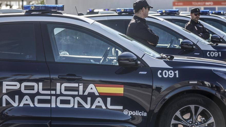 Tiene 44 años pero se hacía pasar por una chica de 17 para conseguir fotos íntimas de menores: detenido en Gijón