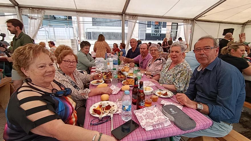 Comida popular y gran fabada en Llanera: así fue la fiesta en Lugo