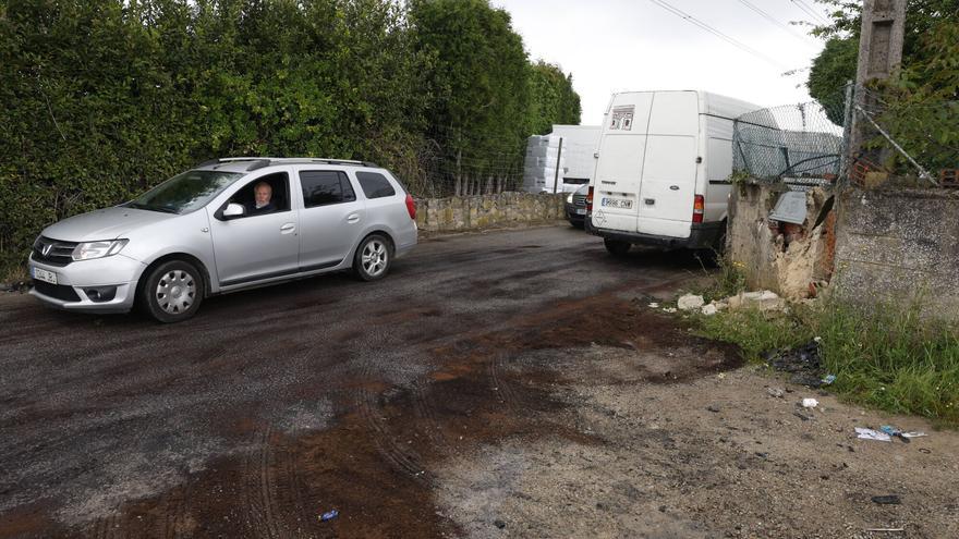 La fatalidad que se llevó la vida del joven Sergio cuando iba con su novia y dos amigos a las fiestas de Cenero: «Es una curva ciega», alertan los vecinos