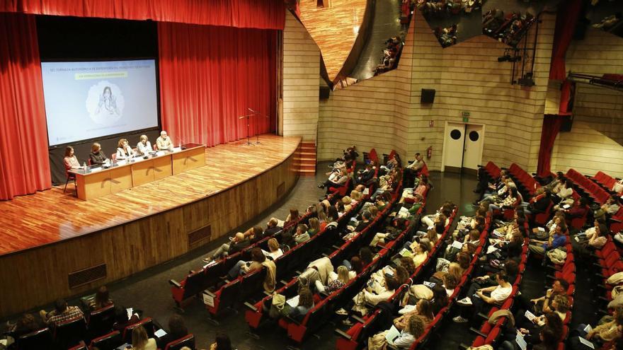 «Cónclave» sanitario en Avilés: «Sin enfermería no hay cuidados, sin cuidados no hay salud»
