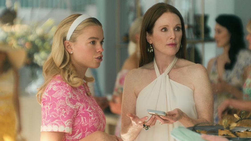 ‘Sirenas’, en Netflix: la serie con Julianne Moore y Milly Alcock que calma el hambre de ‘The White Lotus’