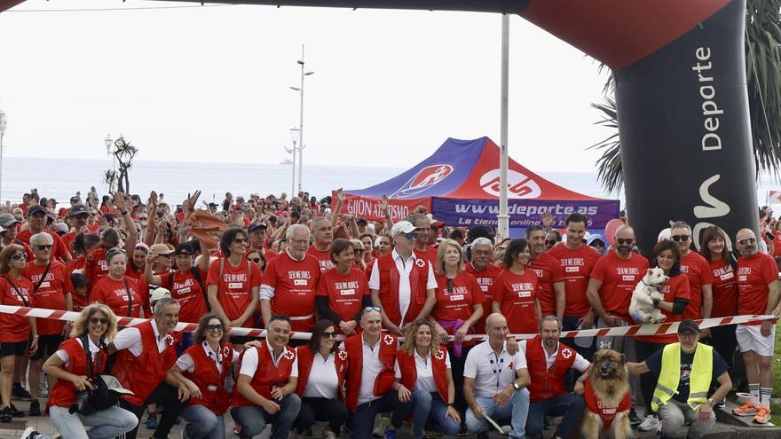 La Cruz Roja de Gijón se supera en la segunda marcha solidaria: «Asturias se ha volcado con la iniciativa»