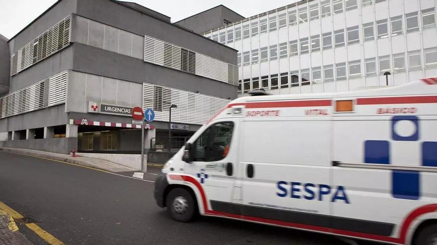 Muere un joven de 18 años en un accidente de tráfico en Cenero y otros dos están heridos graves