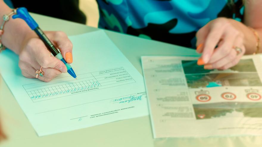 La multa de la DGT a los conductores que se están sacando el carnet: hasta 500 euros por un cambio en la normativa