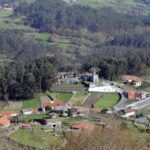 Hallan dos cuerpos calcinados en un coche en Pontevedra