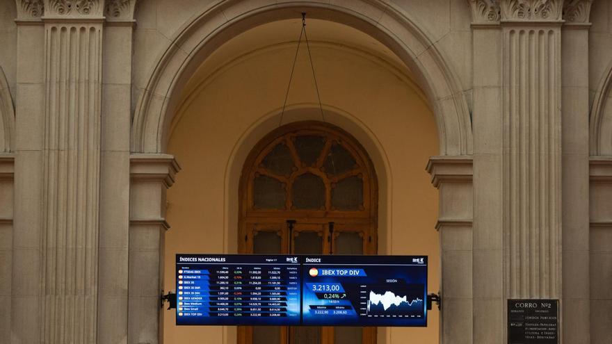 El Ibex abre en máximos de 2008 y roza los 14.000 puntos