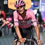 Del Toro impone su ley en Bormio y refuerza la maglia rosa