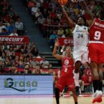 El Real Madrid cierra en Zaragoza su inmaculada segunda vuelta