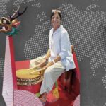 María Villa, una emprendedora lenense (y remera de barco dragón) en Hong Kong