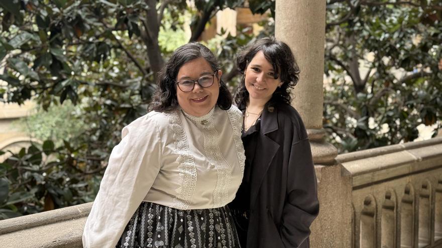 Iria y Selene, autoras: «Brandon Sanderson también escribe historias donde el romance es la trama central y nadie las cataloga como ‘romantasy'»