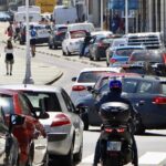 ¿Cómo fue el experimento de tráfico en el centro de Gijón? Algunas caravanas y un autobús con problemas