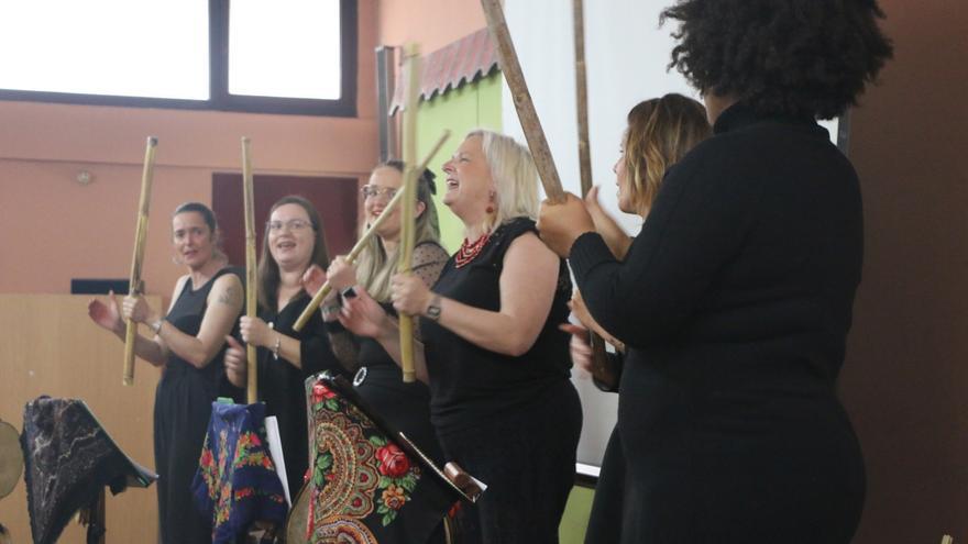 Tradición minera y rural del Nalón: el grupu Caparines presenta’l videoclip «Muñeira de Sotrondio»
