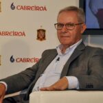 El apego al Sporting de José Ángel de la Casa, la voz de las dos finales de Copa y el «EuroSporting»