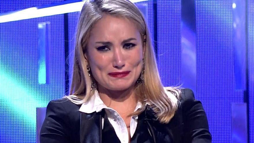 Alba Carrillo se atreve a hablar por primera vez en La familia de la tele del grave problema de salud que padece : «No podía dormir, socializar, me sentía atrapada»