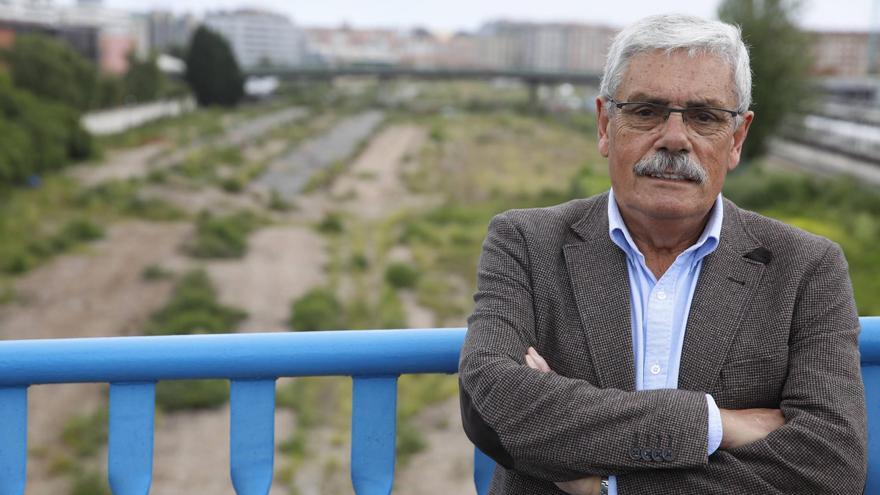 El portavoz municipal del PSOE de Gijón, Luis Manuel Flórez «Floro», deja su acta de concejal