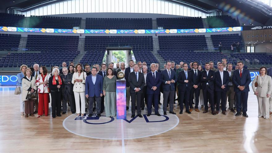 La familia de Ildefonso Sánchez del Río, impresionada con el Palacio de los Deportes de Oviedo: «Si estuviera aquí, vería con orgullo esta rehabilitación»
