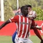 El Sporting decide promocionar al «pichichi» del filial al primer equipo: «Es muy rápido e inteligente»