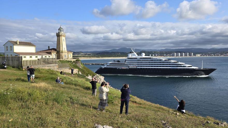 El comercio y la hostelería de Avilés plantean nuevas ideas para captar a futuros cruceristas (y algunas mejoras)