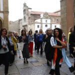 Los encantos del casco histórico avilesino, «un lujo» por descubrir para los alumnos y docentes de la Nebrija