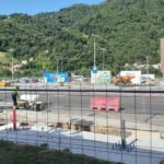 La mejora en las paradas del bus de Laviana con dos grandes marquesinas, para final del verano