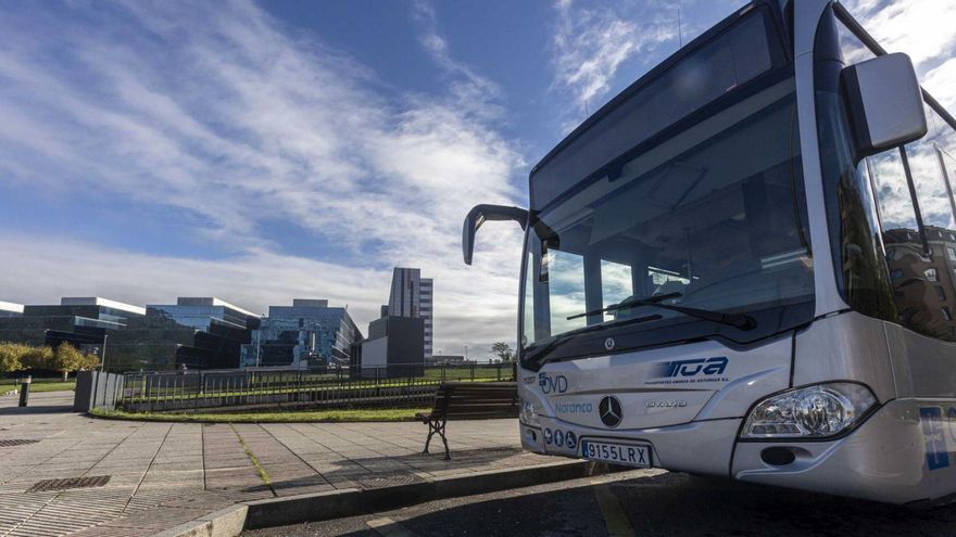 Oviedo reforzará las líneas del autobús urbano al HUCA, Latores y La Manjoya