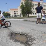 Aplausos al arreglo de los viales del campus universitario de Gijón: «Circulamos con cuidado»