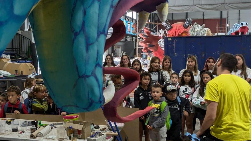 Los grumetes de Laviana se enrolan en la flota del Descenso Folklórico del Nalón: «Esto es muy chulo»