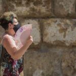 Los sofocos, uno de los síntomas más molestos de la menopausia: ¿Cómo combatirlos en verano?