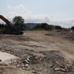 Adiós a un pedazo de historia industrial en Gijón, ahora en derribos: lo que fue un corazón sidrero que exportaba al extranjero