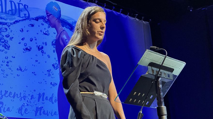 Natalia de Valdés, nadadora, campeona del mundo en aguas abiertas: «Navia me devolvió la ilusión por nadar»