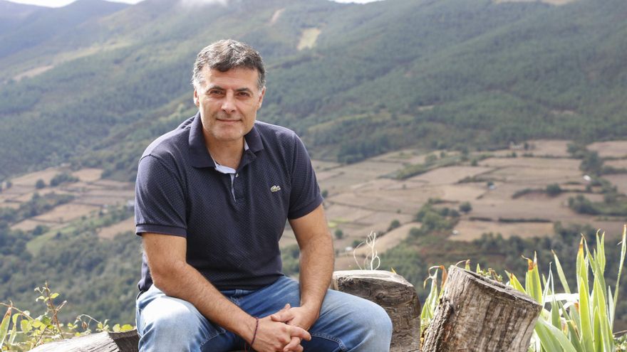 Habla el alcalde de Cangas del Narcea tras una semana de lucha contra el fuego: «Se pudo haber hecho más»