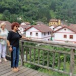 Pozos, arte y un poblado minero: Mieres se pone en ruta este otoño con doce visitas guiadas por su rico patrimonio cultural e histórico