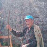 Quico Fernández, el peregrino de 95 años que sigue ascendiendo a pie a las capillas del Monsacro