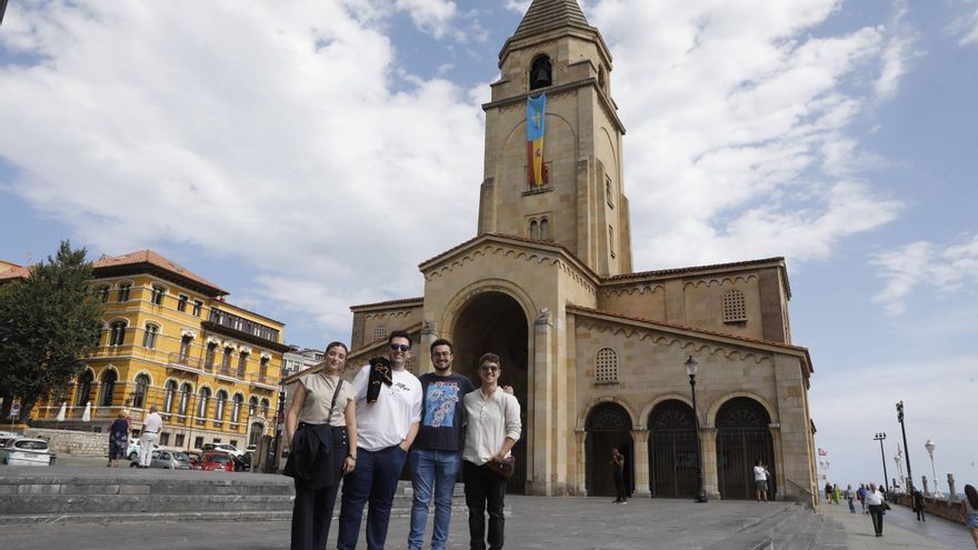 Respaldo unánime de los feligreses a la rehabilitación de la torre de una de sus iglesias más icónicas de Gijón